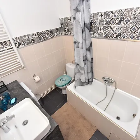 Amzei 3rooms Designed Apartment Bucharest