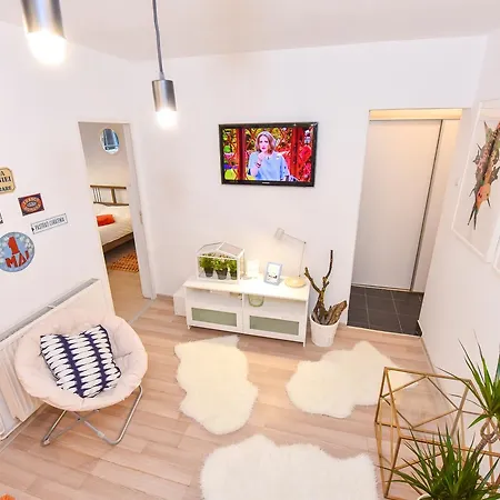 Amzei 3rooms Designed Apartment Bucharest