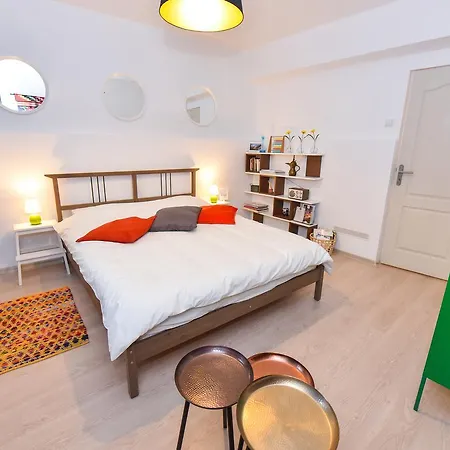 Amzei 3rooms Designed Lägenhet